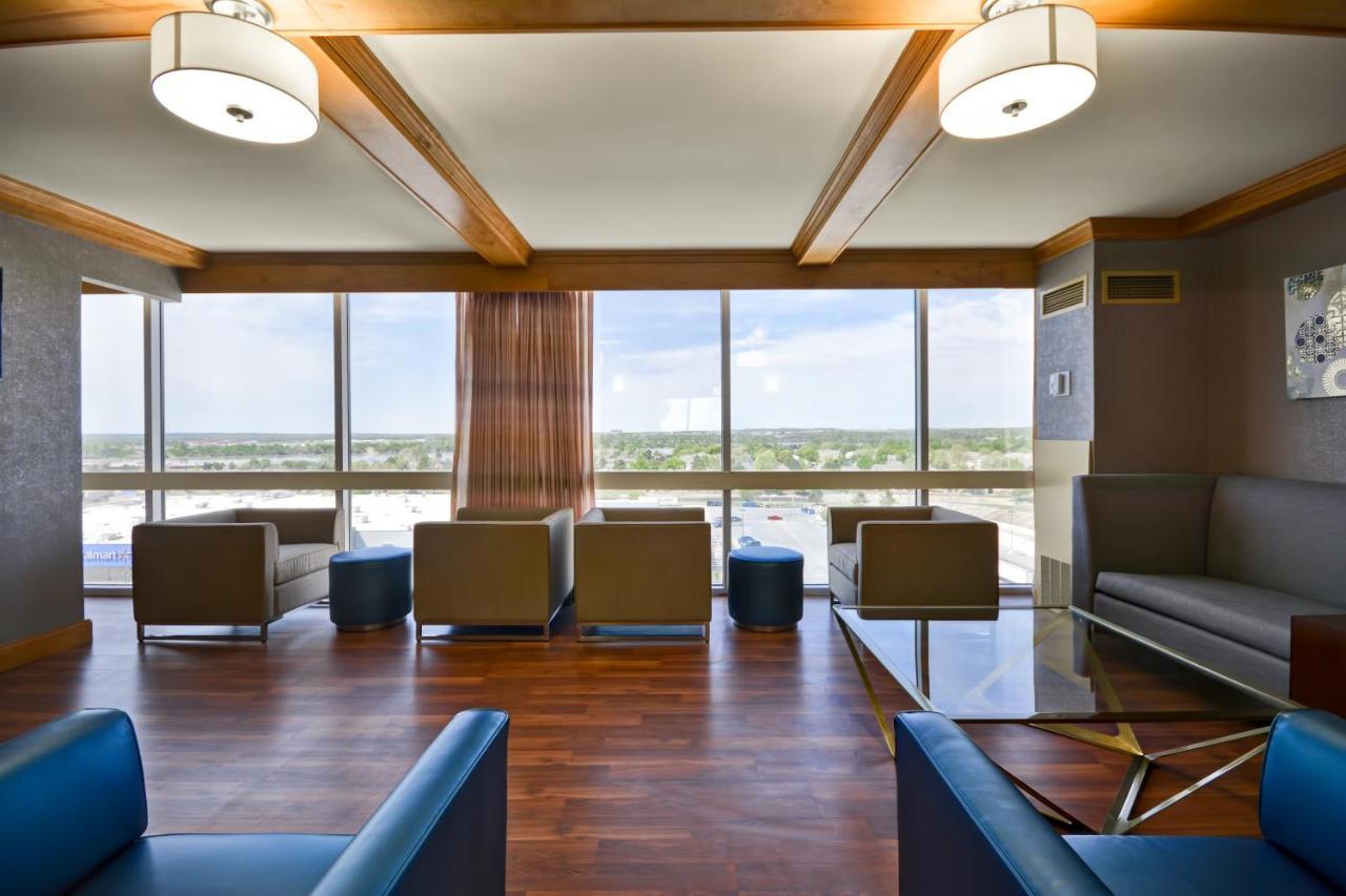 Crowne Plaza Tulsa Hotel Southern Hills Esterno foto