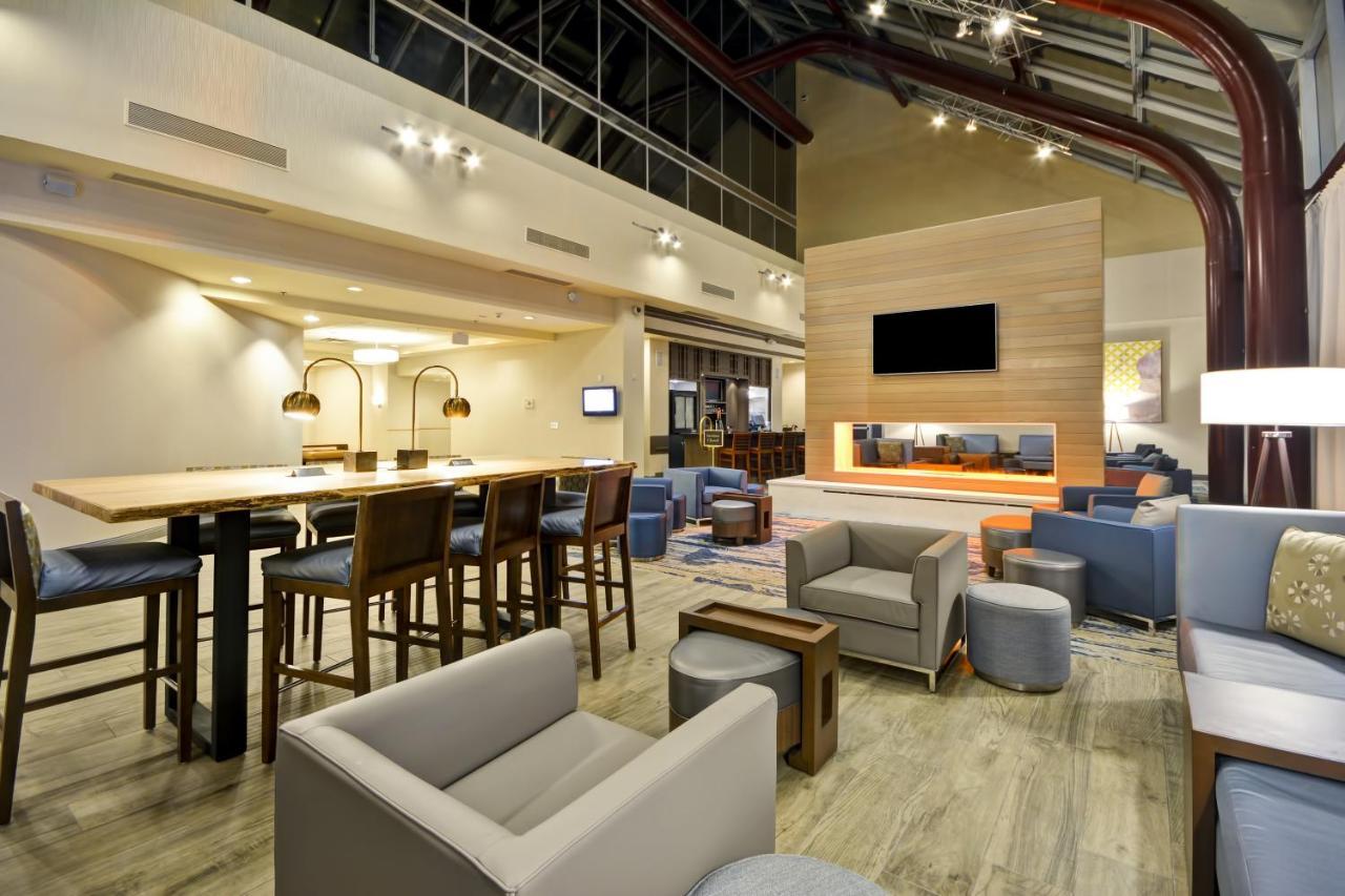 Crowne Plaza Tulsa Hotel Southern Hills Esterno foto